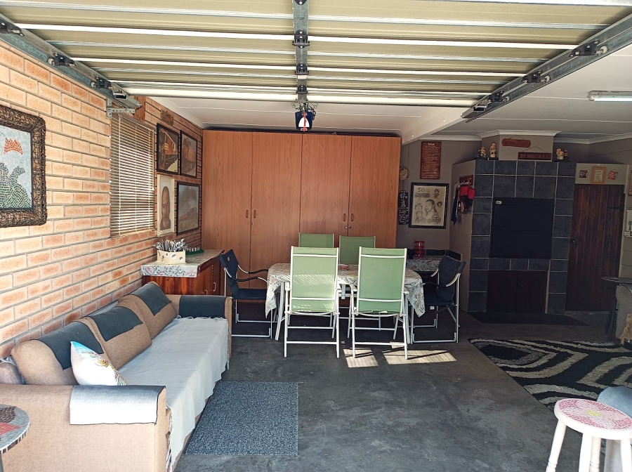 2 Bedroom Property for Sale in Hartenbos Central Western Cape